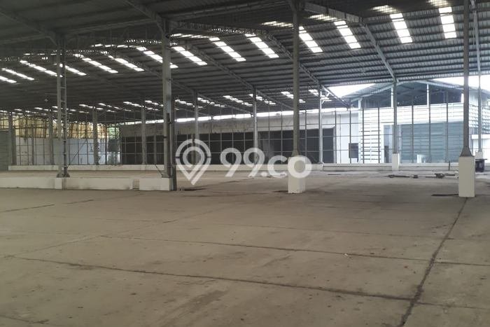 Unit Gudang disewakan di Gedangan Sidoarjo dengan LT 14000m2 / LB 9000m2 Unit Gudang disewakan di Gedangan Sidoarjo dengan LT 14000m2 / LB 9000m2