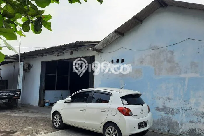 Unit Gudang Dijual di Cibinong Bogor Luas Tanah 353m2, Luas Bangunan 220m2 Unit Gudang Dijual di Cibinong Bogor Luas Tanah 353m2, Luas Bangunan 220m2