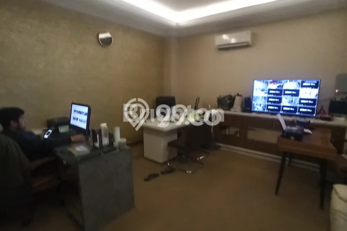 Komersial Disewakan Lokasi Tebet Jakarta Selatan Harga Spesial! Komersial Disewakan Lokasi Tebet Jakarta Selatan Harga Spesial!