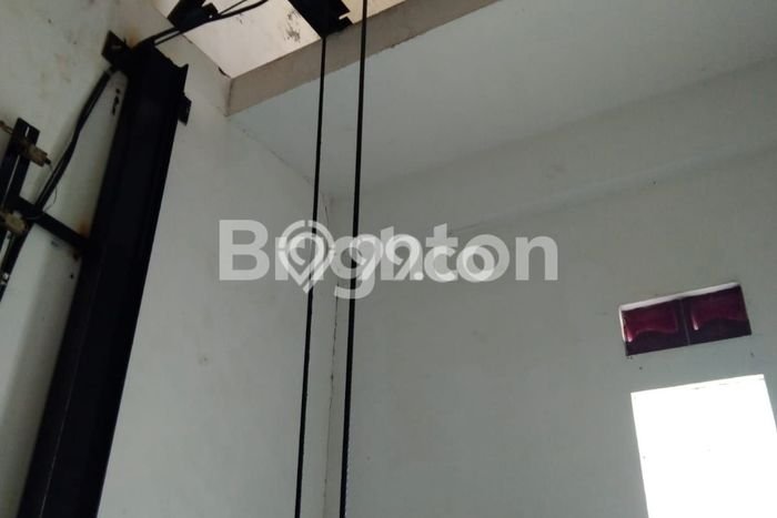 RUKO 3 LANTAI LOKASI STRATEGIS DI PUSAT KOTA DENPASAR RUKO 3 LANTAI LOKASI STRATEGIS DI PUSAT KOTA DENPASAR