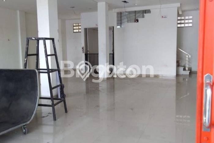 RUKO 3 LANTAI LOKASI STRATEGIS DI PUSAT KOTA DENPASAR RUKO 3 LANTAI LOKASI STRATEGIS DI PUSAT KOTA DENPASAR