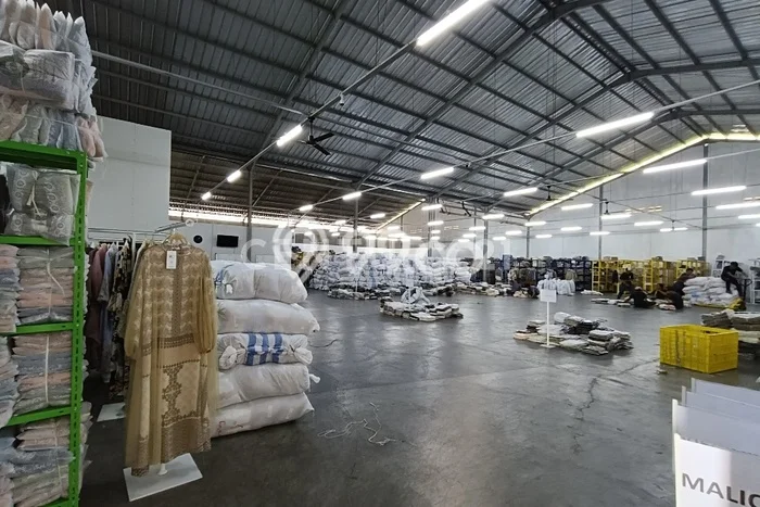Unit Gudang Disewakan di Moch Toha di Area Ramai & Strategis Unit Gudang Disewakan di Moch Toha di Area Ramai & Strategis