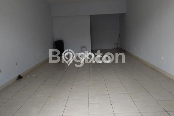 ruko 3 lantai di lokasi ramai dan strategis ruko 3 lantai di lokasi ramai dan strategis