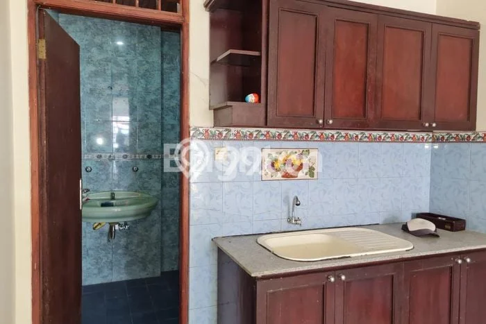 Ruko Bagus LT 70m2 LB 180m2 Dijual di Kuta Badung Ruko Bagus LT 70m2 LB 180m2 Dijual di Kuta Badung
