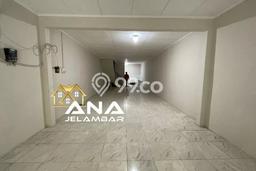 Unit Komersial Disewakan di Jakarta Barat Area Strategis Harga Kompetitif Unit Komersial Disewakan di Jakarta Barat Area Strategis Harga Kompetitif
