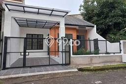 Rumah Strategis 3 Kamar Tidur dan 1 Kamar Mandi di Lokasi Strategis Bintaro, Tangerang Selatan Rumah Strategis 3 Kamar Tidur dan 1 Kamar Mandi di Lokasi Strategis Bintaro, Tangerang Selatan