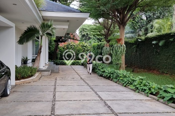 Ready to Use! Luxury House LT 1600m2 Desain Modern di Ampera Ready to Use! Luxury House LT 1600m2 Desain Modern di Ampera