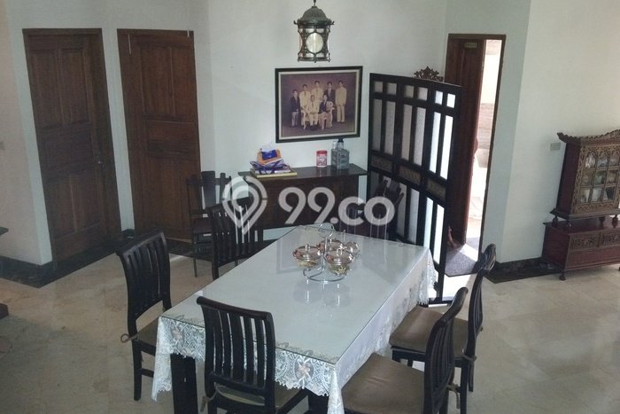 Dijual Rumah Luas Elegan Dengan View Eksklusif di Kemang, Jakarta Selatan Dijual Rumah Luas Elegan Dengan View Eksklusif di Kemang, Jakarta Selatan
