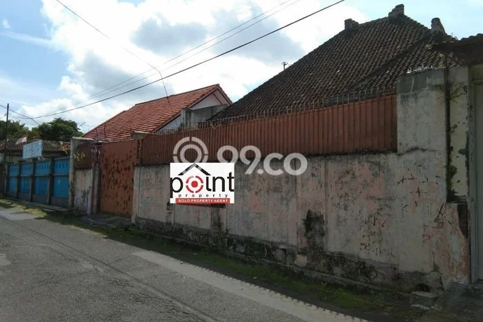 Rumah Luxury Modern Tanpa Renovasi di Kepunton Surakarta Rumah Luxury Modern Tanpa Renovasi di Kepunton Surakarta