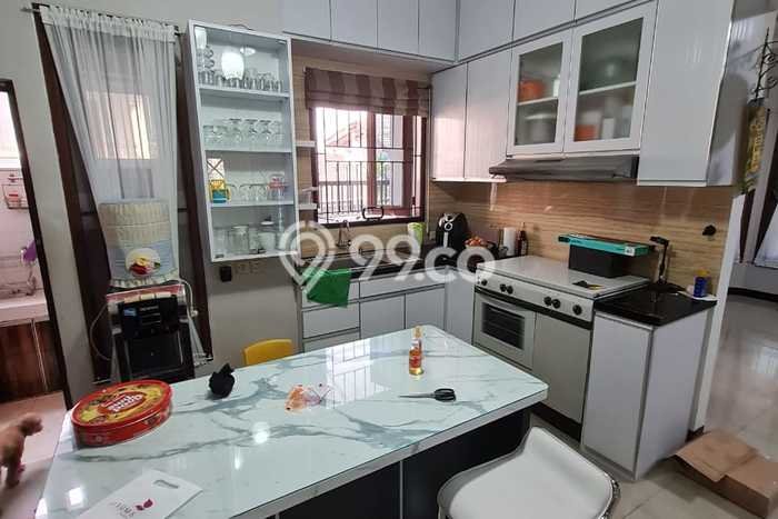 Jual Rumah Luas Elegan Dengan View Cantik di Puri Indah, Jakarta Barat Jual Rumah Luas Elegan Dengan View Cantik di Puri Indah, Jakarta Barat