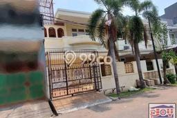 Hunian Mewah LB 180m2 Siap Pakai Desain Elegan di Green Garden, Jakarta Barat Hunian Mewah LB 180m2 Siap Pakai Desain Elegan di Green Garden, Jakarta Barat