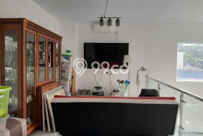 Siap Huni Hunian Elit 6 Kamar di Jagakarsa Dekat ke Mana Pun Siap Huni Hunian Elit 6 Kamar di Jagakarsa Dekat ke Mana Pun