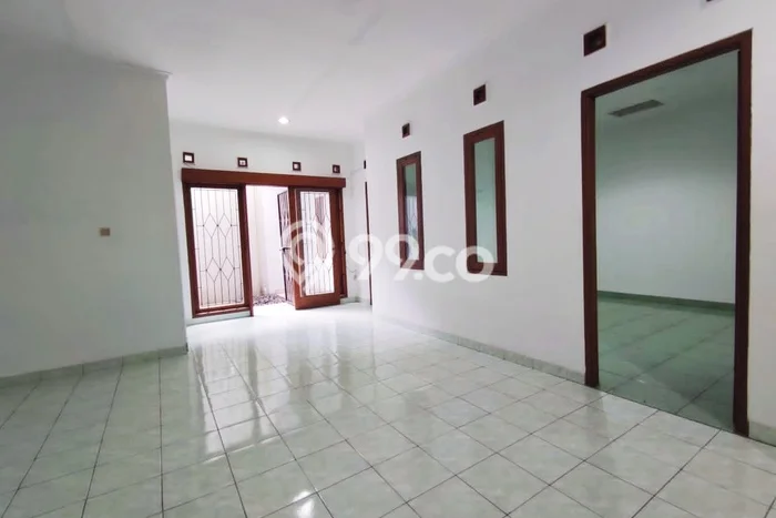 Disewakan Segera Rumah Kondisi Bagus di Area Batununggal, Bandung Disewakan Segera Rumah Kondisi Bagus di Area Batununggal, Bandung