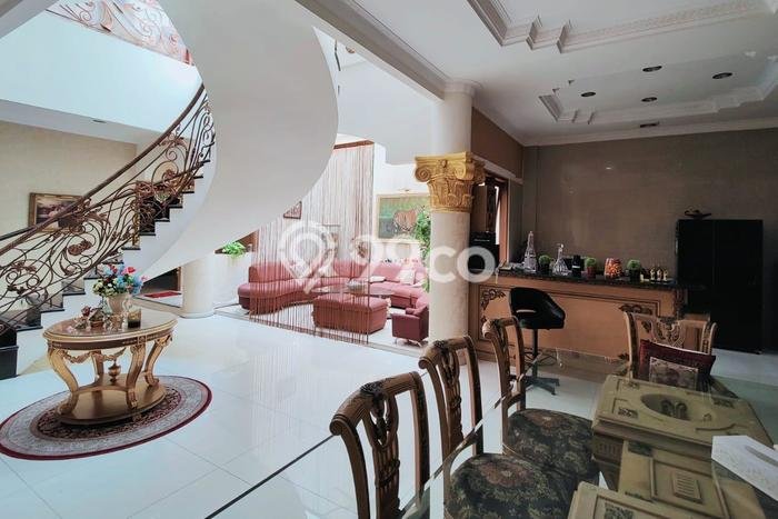 Rumah Elit LB 1400m2 Siap Pakai Desain Elegan di Sunter, Jakarta Utara Rumah Elit LB 1400m2 Siap Pakai Desain Elegan di Sunter, Jakarta Utara