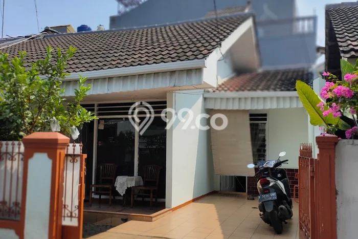 Rumah Strategis Modern Lb 100m2 di Ciputat Timur, Tangerang Selatan Rumah Strategis Modern Lb 100m2 di Ciputat Timur, Tangerang Selatan