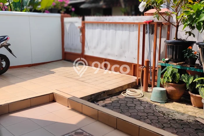 Rumah Strategis Modern Lb 100m2 di Ciputat Timur, Tangerang Selatan Rumah Strategis Modern Lb 100m2 di Ciputat Timur, Tangerang Selatan
