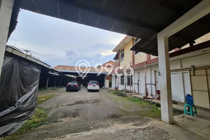 Ready to Use! Luxury House LT 1805m2 Desain Modern di Pekalangan Ready to Use! Luxury House LT 1805m2 Desain Modern di Pekalangan