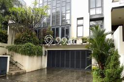 Rumah Elit LB 349m2 Siap Huni Desain Elegan di BSD, Tangerang Rumah Elit LB 349m2 Siap Huni Desain Elegan di BSD, Tangerang