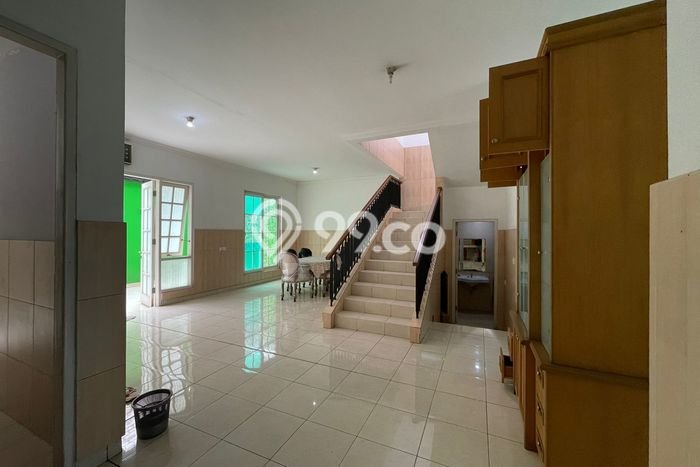 Rumah Mewah LB 150m2 Siap Pakai Desain Elegan di BSD Taman Provence, Tangerang Rumah Mewah LB 150m2 Siap Pakai Desain Elegan di BSD Taman Provence, Tangerang