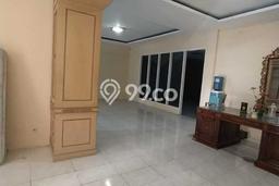 Jual Rumah Luas Elegan Dengan View Eksklusif di Utan Kayu, Jakarta Timur Jual Rumah Luas Elegan Dengan View Eksklusif di Utan Kayu, Jakarta Timur