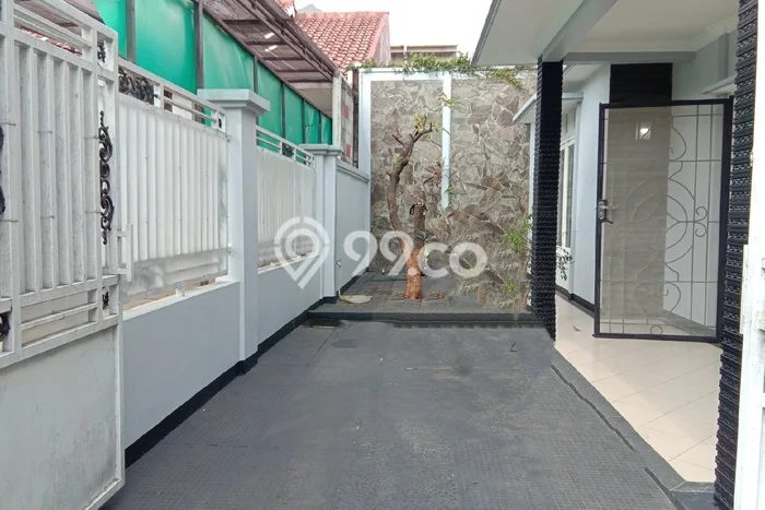 Sewa cepat rumah minimalis strategis 4 Kamar di Beji, Depok Sewa cepat rumah minimalis strategis 4 Kamar di Beji, Depok
