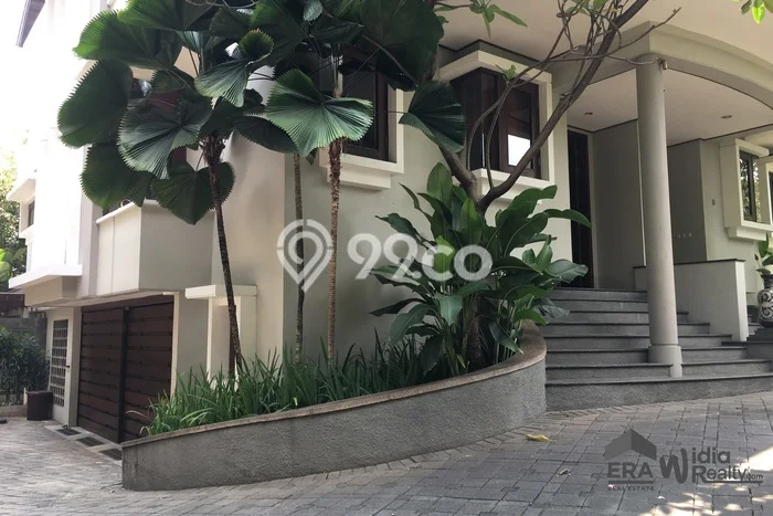 Sewa Rumah Nyaman di Cipete LT 350m2 / LB 350m2 Kondisi Bagus Sewa Rumah Nyaman di Cipete LT 350m2 / LB 350m2 Kondisi Bagus