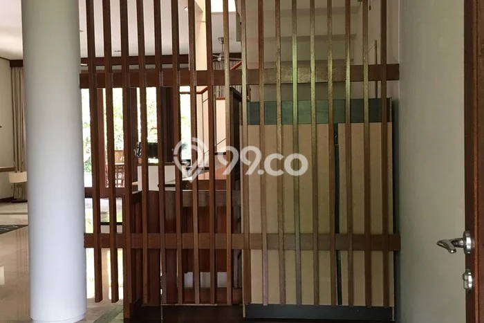 Sewa Rumah Nyaman di Cipete LT 350m2 / LB 350m2 Kondisi Bagus Sewa Rumah Nyaman di Cipete LT 350m2 / LB 350m2 Kondisi Bagus