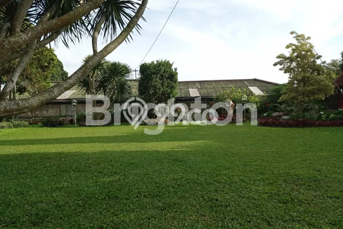 SPECIAL PRICE! Rumah Asri lokasi Pandaan, Luas 900m2m² Bangunan 400m2m² SPECIAL PRICE! Rumah Asri lokasi Pandaan, Luas 900m2m² Bangunan 400m2m²