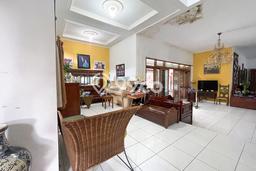 For Sale! Luxury House LT 326m2 Desain Elegan di Turangga For Sale! Luxury House LT 326m2 Desain Elegan di Turangga