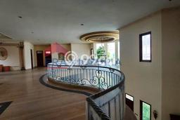 Rumah Elit LB 1200m2 Siap Pakai Desain Elegan di Araya, Malang Rumah Elit LB 1200m2 Siap Pakai Desain Elegan di Araya, Malang