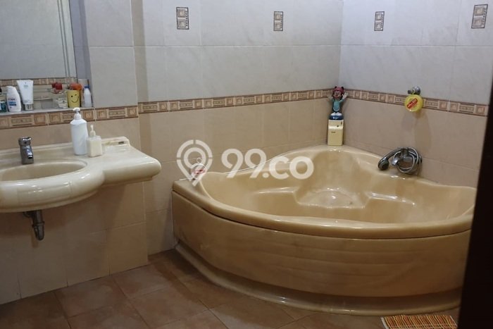 Siap Huni Hunian Elit 4 Kamar di Gubeng Dekat ke Mana Pun Siap Huni Hunian Elit 4 Kamar di Gubeng Dekat ke Mana Pun