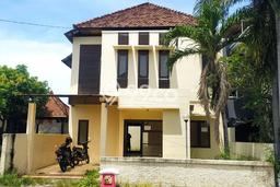 SPECIAL OFFER! Rumah di Gatot Subroto, 3 KT, Lingkungan Strategis, LT 150m² LB 140m² SPECIAL OFFER! Rumah di Gatot Subroto, 3 KT, Lingkungan Strategis, LT 150m² LB 140m²