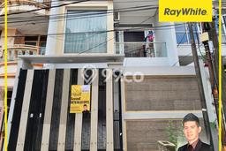 HARGA SPESIAL! Rumah Modern area Green Ville, Jakarta Barat, Luas 90m² Bangunan 165m² Bisa Nego! HARGA SPESIAL! Rumah Modern area Green Ville, Jakarta Barat, Luas 90m² Bangunan 165m² Bisa Nego!