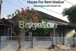 Rumah Asri di Taman, 3 KT, LT 220m² Bangunan 200m² Rumah Asri di Taman, 3 KT, LT 220m² Bangunan 200m²