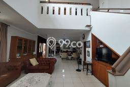 Rumah 4 KT 4 KM Fasilitas Gym di Bintaro, Tangerang Selatan Rumah 4 KT 4 KM Fasilitas Gym di Bintaro, Tangerang Selatan