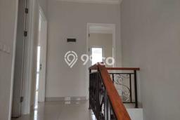Rumah Berkualitas area BSD Green Wich, Tangerang, Luas 160m² Bangunan 160m² - BISA KPR! Rumah Berkualitas area BSD Green Wich, Tangerang, Luas 160m² Bangunan 160m² - BISA KPR!