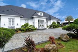 Jual Rumah Luas Elegan Dengan View Eksklusif di Sentul, Bogor Jual Rumah Luas Elegan Dengan View Eksklusif di Sentul, Bogor