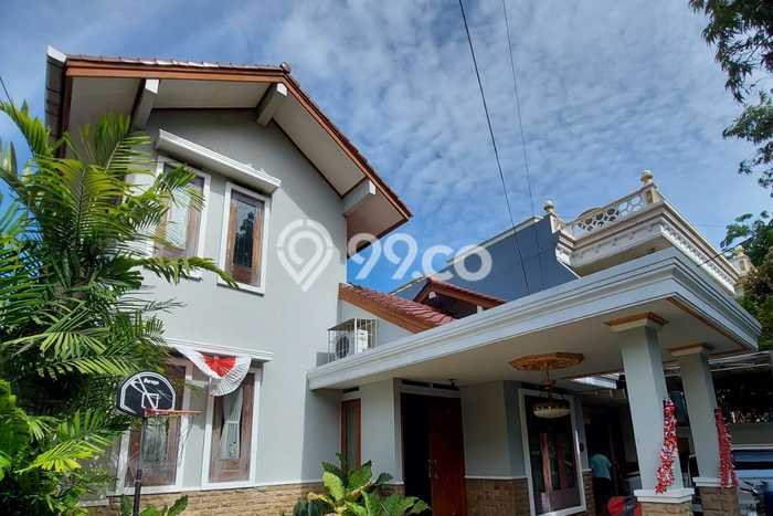 Dijual Rumah Luas Megah Dengan View Eksklusif di Tomang, Jakarta Barat Dijual Rumah Luas Megah Dengan View Eksklusif di Tomang, Jakarta Barat