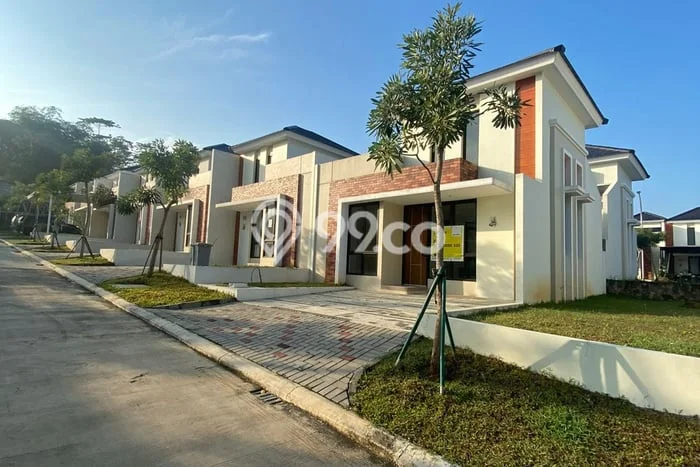 Rumah di Sentul, 2 KT, Akses Mudah Pusat Kota, Luas 132m² LB 45m² Rumah di Sentul, 2 KT, Akses Mudah Pusat Kota, Luas 132m² LB 45m²