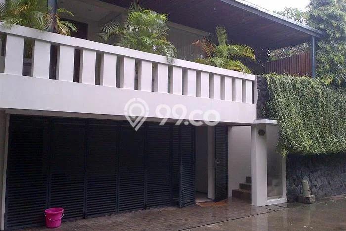 Disewakan Rumah Murah di SCBD Jakarta Selatan Punya 3 KT Disewakan Rumah Murah di SCBD Jakarta Selatan Punya 3 KT