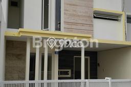 For Sale Rumah 3 Kamar Lokasi Ideal Bagus dan Strategis di Lakarsantri For Sale Rumah 3 Kamar Lokasi Ideal Bagus dan Strategis di Lakarsantri
