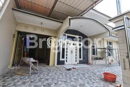 Rumah Nyaman 3 KT LB 220m2 Kondisi Bagus di Bukit Sari Rumah Nyaman 3 KT LB 220m2 Kondisi Bagus di Bukit Sari