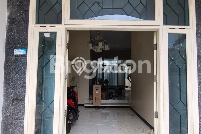 Rumah Nyaman 3 KT LB 220m2 Kondisi Bagus di Bukit Sari Rumah Nyaman 3 KT LB 220m2 Kondisi Bagus di Bukit Sari