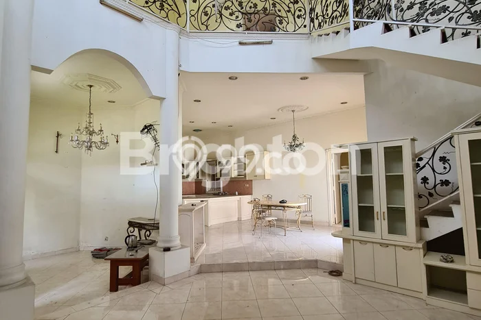 Rumah sewa siap pakai 4 Kamar Tidur di Bukit Sari, Semarang Rumah sewa siap pakai 4 Kamar Tidur di Bukit Sari, Semarang