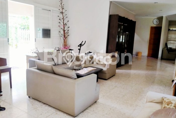 Dijual Rumah Mewah Exclusive di Dukuh Pakis, Surabaya Dijual Rumah Mewah Exclusive di Dukuh Pakis, Surabaya