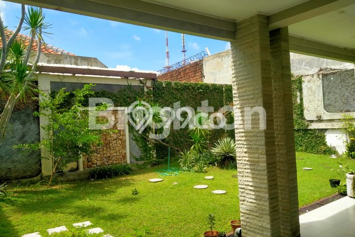 Dijual Rumah Mewah Exclusive di Dukuh Pakis, Surabaya Dijual Rumah Mewah Exclusive di Dukuh Pakis, Surabaya