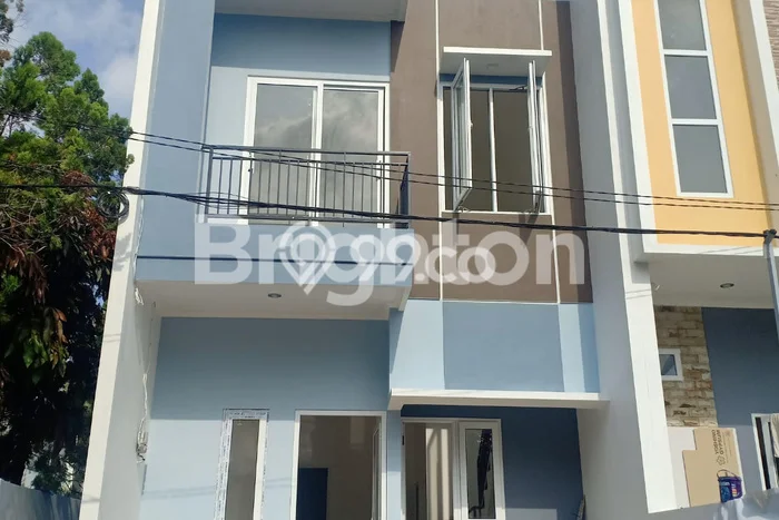 Jual Rumah Strategis Bagus Punya 3 KT di Kelapa Gading Jakarta Utara SHM Jual Rumah Strategis Bagus Punya 3 KT di Kelapa Gading Jakarta Utara SHM