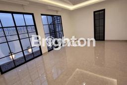 Ready to Use! Premium House LT 194m2 Desain Elegan di Manyar Ready to Use! Premium House LT 194m2 Desain Elegan di Manyar