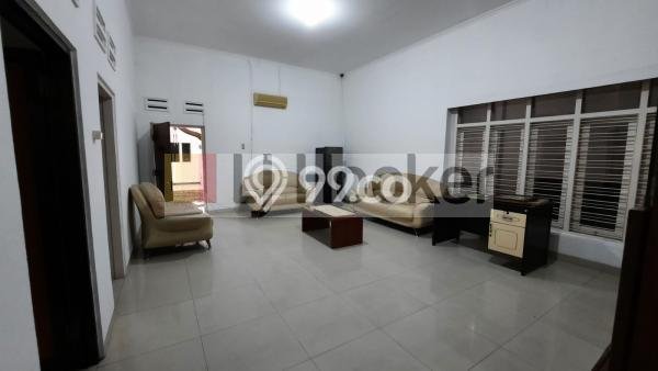 Siap Huni Rumah Mewah 4 Kamar di Laweyan Dekat ke Mana Pun Siap Huni Rumah Mewah 4 Kamar di Laweyan Dekat ke Mana Pun