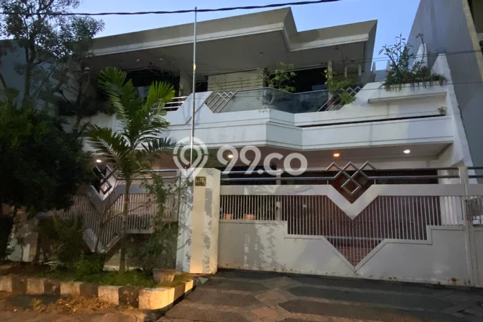 Rumah Eksklusif Dijual LT 450m2 di Mulyorejo, Surabaya Rumah Eksklusif Dijual LT 450m2 di Mulyorejo, Surabaya